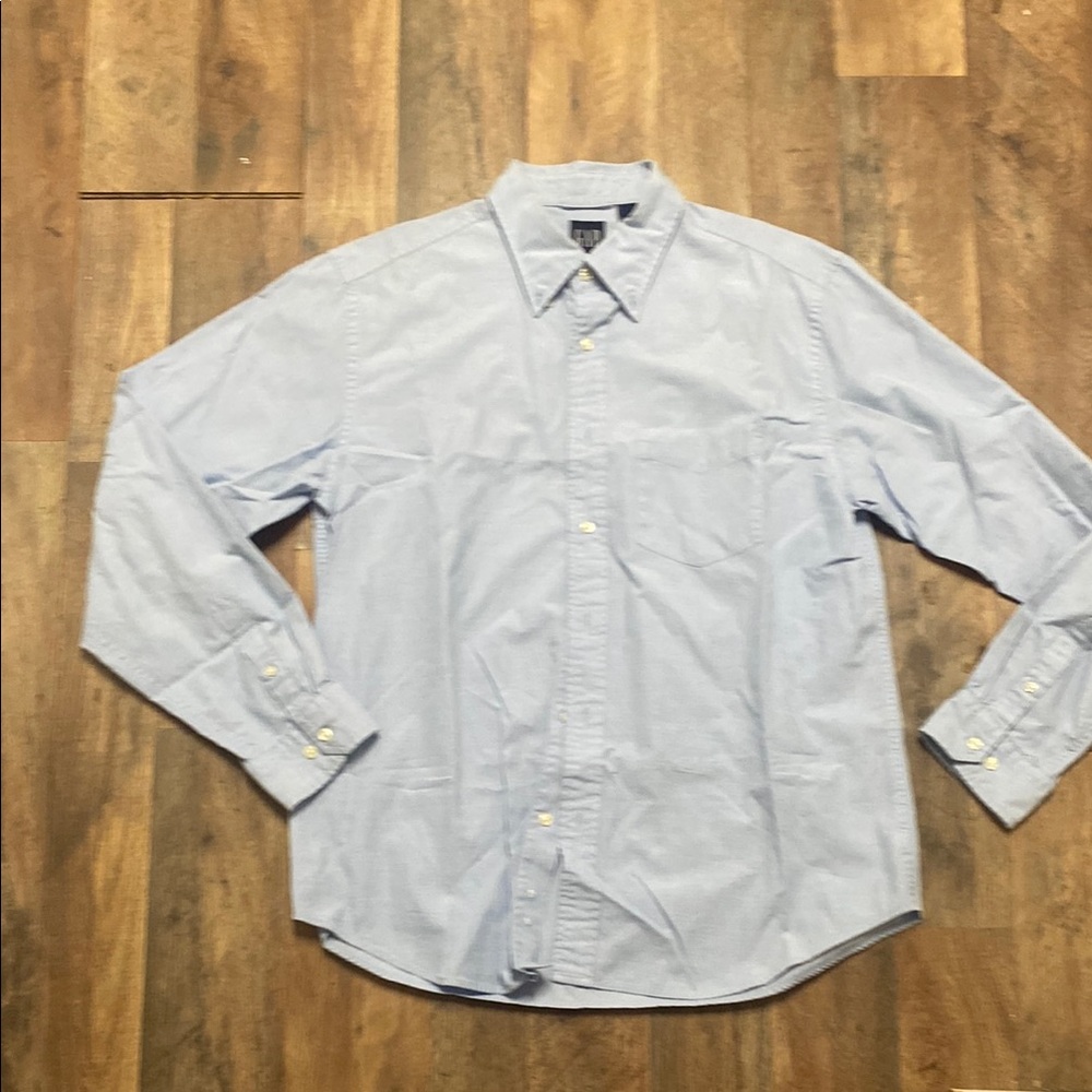 GAP Men's Sky Blue Button Down Shirt size M